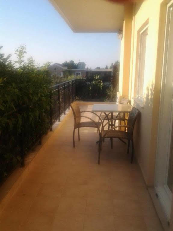 Okeanis II Aparthotel คาโตดารัตโซ ภายนอก รูปภาพ
