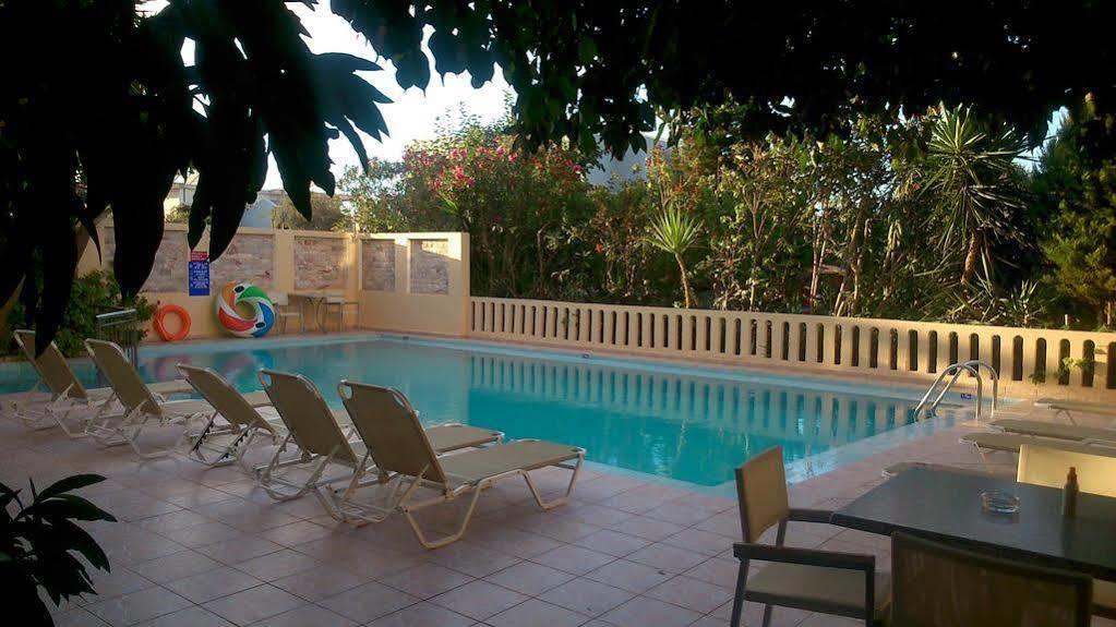 Okeanis II Aparthotel คาโตดารัตโซ ภายนอก รูปภาพ