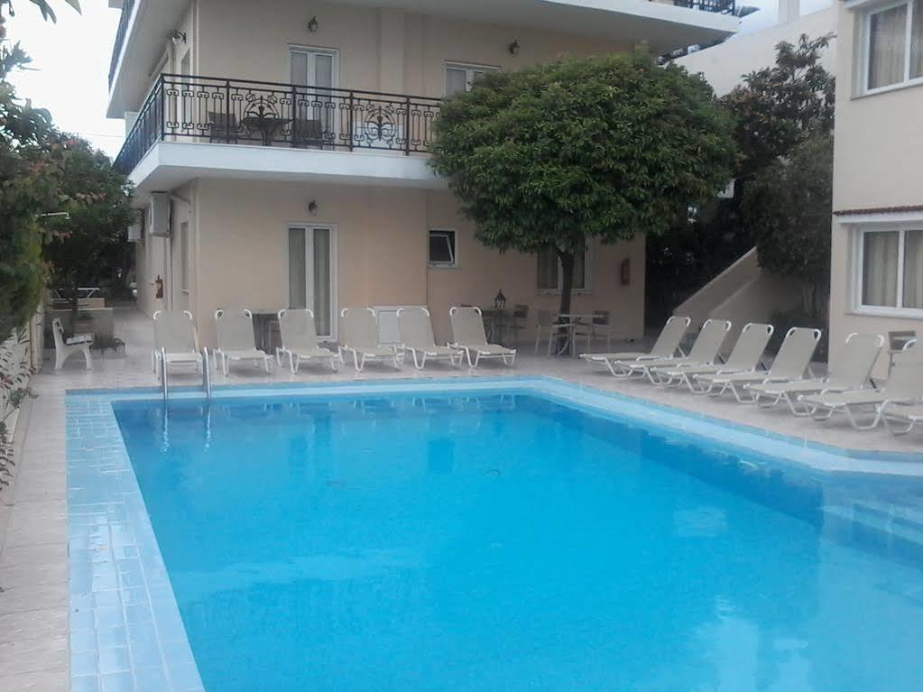 Okeanis II Aparthotel คาโตดารัตโซ ภายนอก รูปภาพ